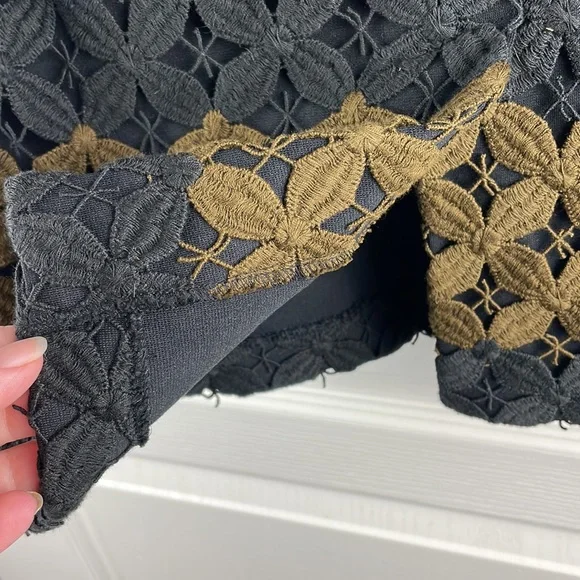 LOFT Crochet Overlay Pencil Skirt Size 8‎ - Picture 5 of 6